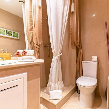 Apartment Exclusive Luxury4you - Beachfront Boutique Penthouse Apt! *