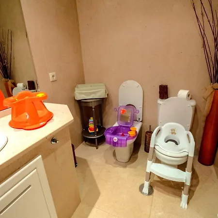 Exclusive Luxury4you - Beachfront Boutique Penthouse Apt! דירה *