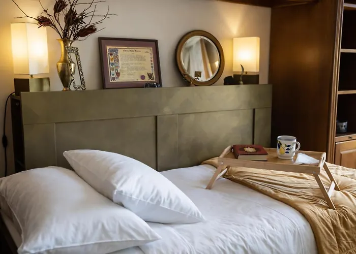 Exclusive Luxury4you - Beachfront Boutique Penthouse Apt! דירה *