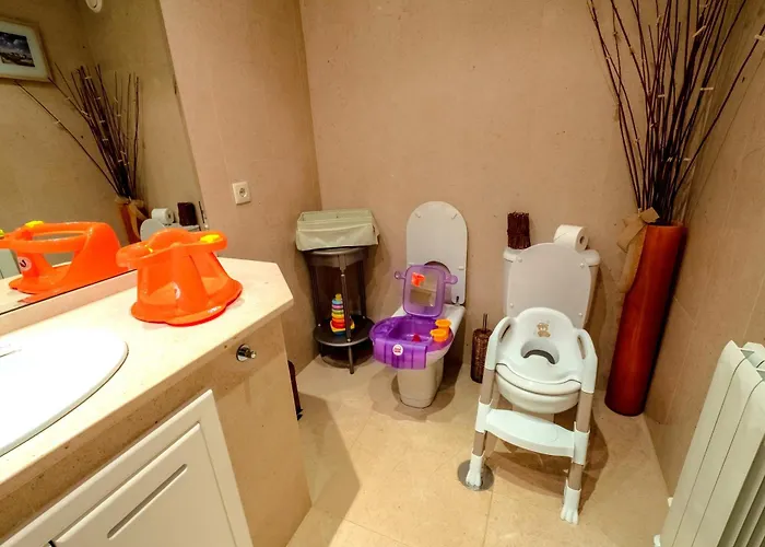 Exclusive Luxury4you - Beachfront Boutique Penthouse Apt! דירה *